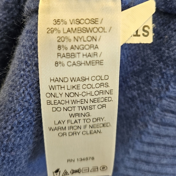 Vineyard Vines Crossbones Whale Cashmere Blend Womens - Picture 6 of 8